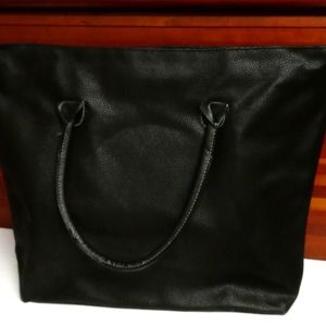 Angola Footed Tote Overnight Bag